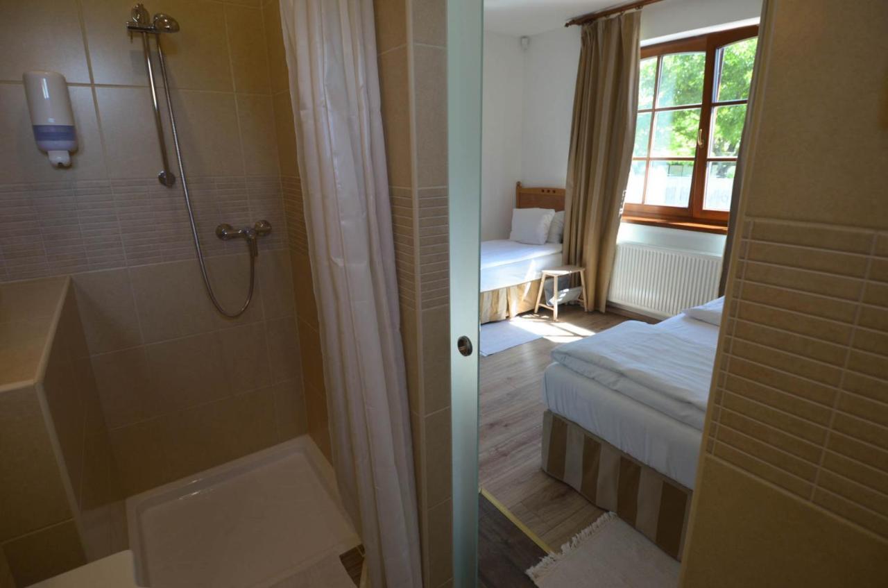 Buzás Pince Vendégház Ecsed Exterior foto