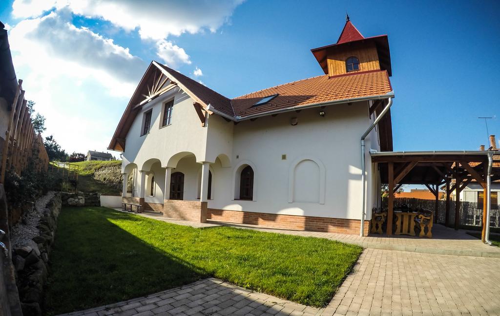 Buzás Pince Vendégház Ecsed Exterior foto