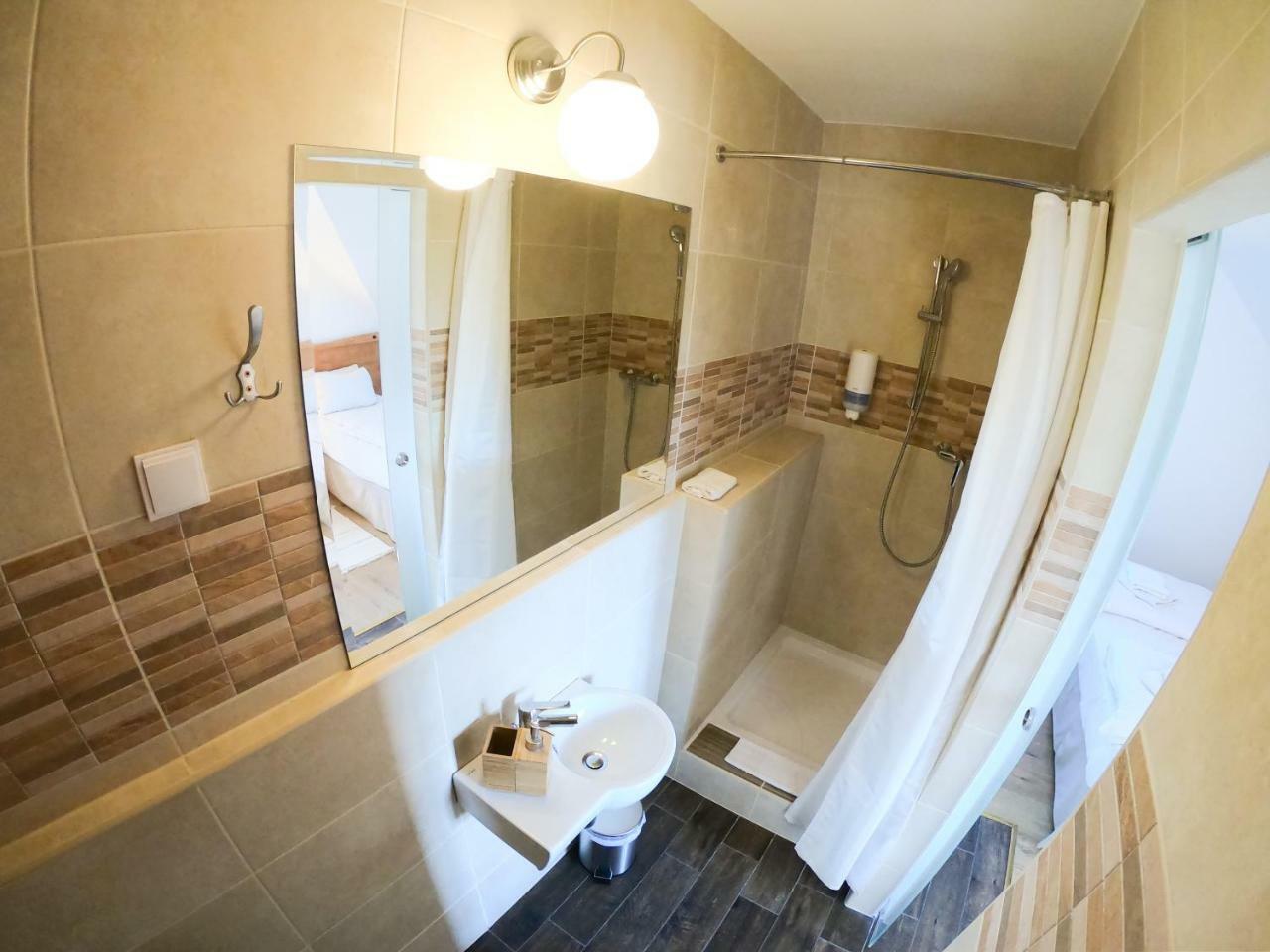 Buzás Pince Vendégház Ecsed Exterior foto